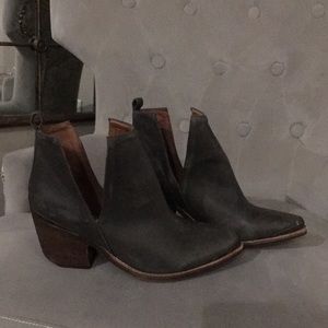 Size 8 Grey Jeffrey Campbell booties